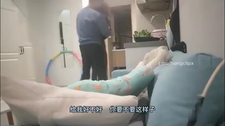 Quay lén gái ngoan vào homestay có chống cự nhưng không đáng kể