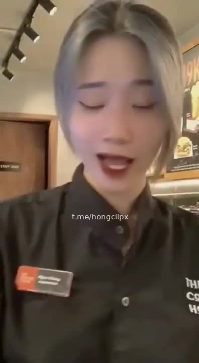 Lộ clip hot em nhân viên The Coffee House