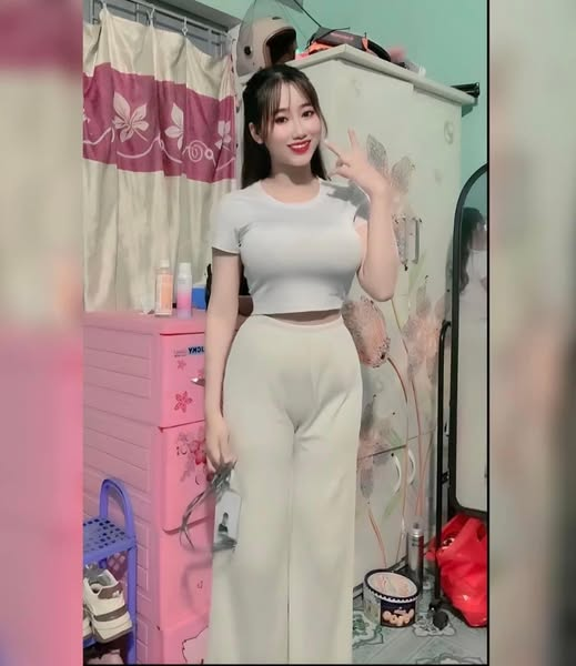 Clip Ngọc Nhi thánh nữ vú to HR của LG disney nhảy khiêu dâm