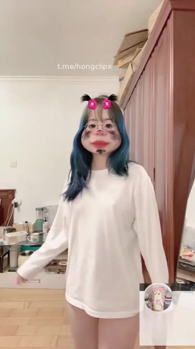 Trần Hà Linh tung clip đú trend tắt đèn như này thì HOT phải biết