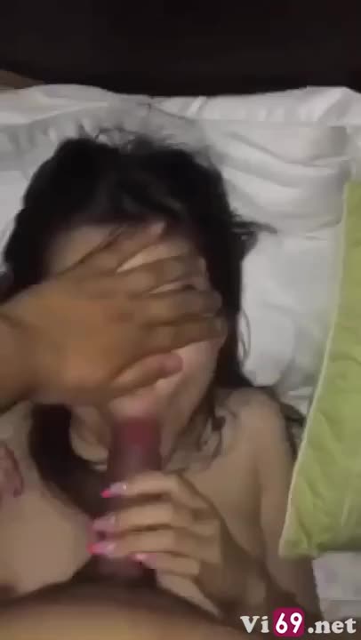 Anh đăng lên mạng thì nhớ che mặt em đi nhé