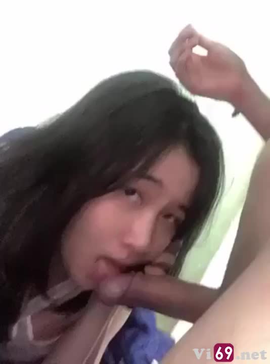 Ba em gọi đúng lúc đang làm tình em vừa nghe điện thoại vừa mút ngon lành