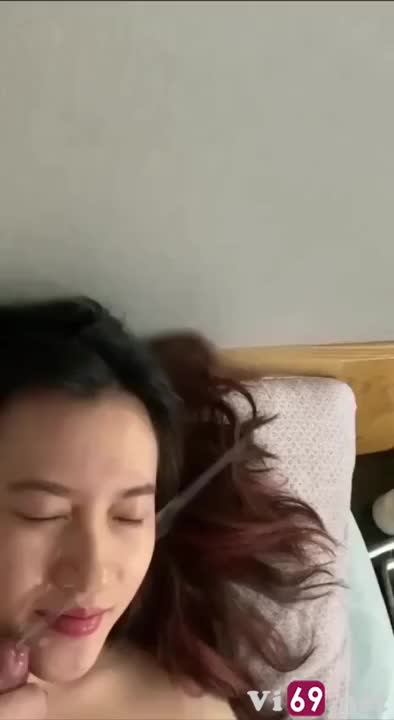 Em chịch đã quá làm anh sướng bắn cả tinh lên tường
