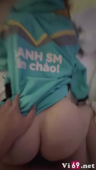 Anh tài xế XanhSM và chuyến xe đầy áp lực với bé mông to