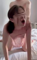 Doggy em sinh viên trong nhà nghỉ sướng há mồm