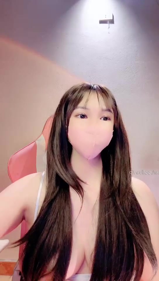 Nghe em rên thôi là đã cứng hết cả chim