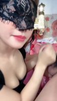 Thú chơi tao nhã của em Trang là bịt mắt bú chim