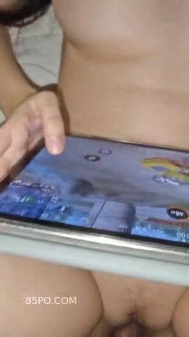 CHO CON E HỌ, MƯỢN IPAD, BẮN PUBG