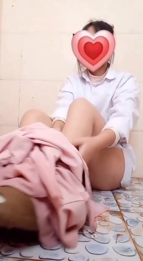 Gái xinh mình dây dâm đãng show dáng thủ dâm cho mấy anh sục - 4 (Teen, mình dây)