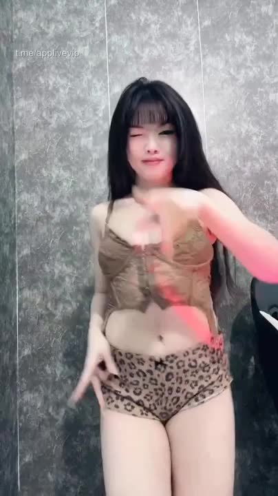 Sau lớp da báo kia là thứ mà mấy anh đang tìm kiếm lâu nay