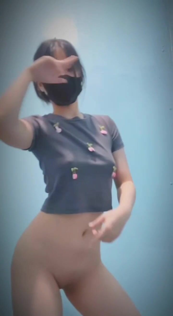 Khlinh2k8 nhảy nude tiktok - 2 (Teen, mình dây)