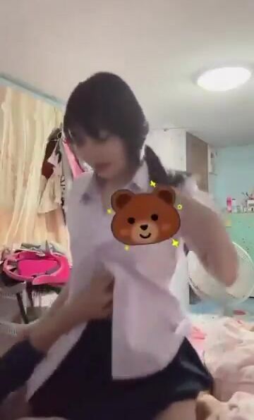 Em sinh viên ngoáy cu bạn trai thật điêu luyện cực kì chuyên nghiệp tại nhà.
