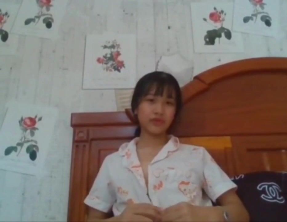 Gạ e rau non sinh viên mới quen k bt móc dạy cho e cách móc rồi bắt cạo lông lồn xem bím p2