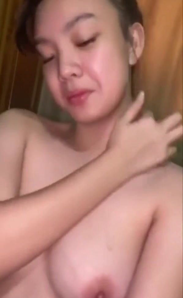 Tuyết Anh bị leak body mặt cực phẩm