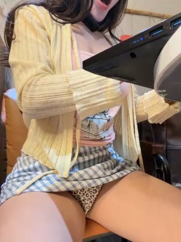 Linh_2004 người con quê hương bắc giang live sex ở quán cafe - phần 12
