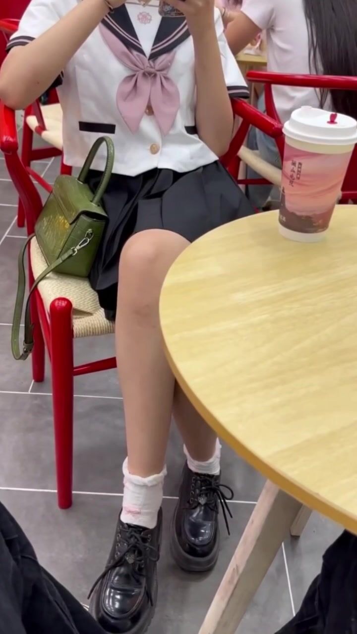 Đi date với em sinh viên mới quen