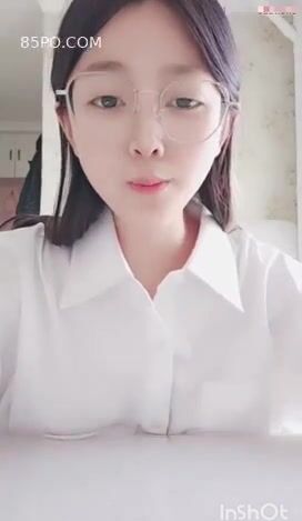 BÉ sinh viên NGOAN