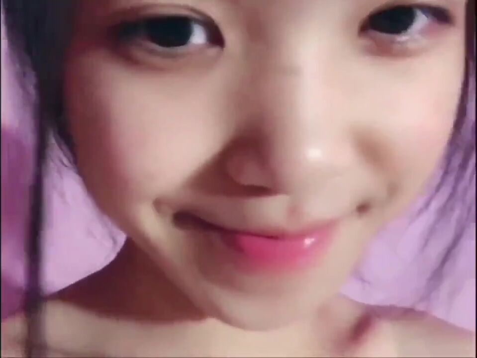 Sinh viên mình dây vú to lồn non không lông thủ dâm