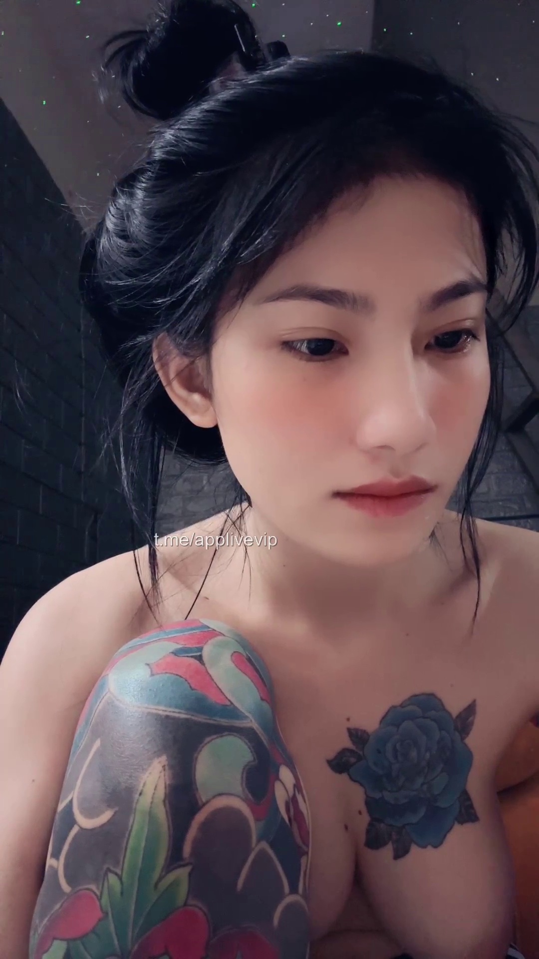 Hot Idol xăm trổ Huỳnh Bảo Trân 2004 liveshow full mặt không che