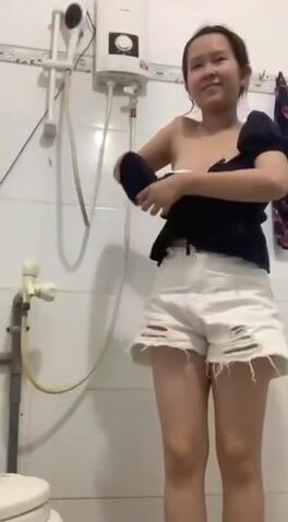 Call cùng em sinh viên non dâm