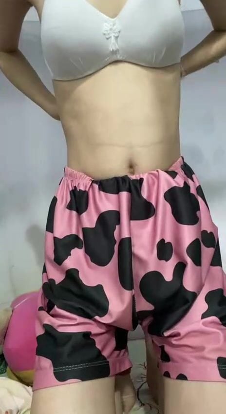 Em Baby mình dây 18t gái quê đang được huấn luyện tập tành thủ dâm