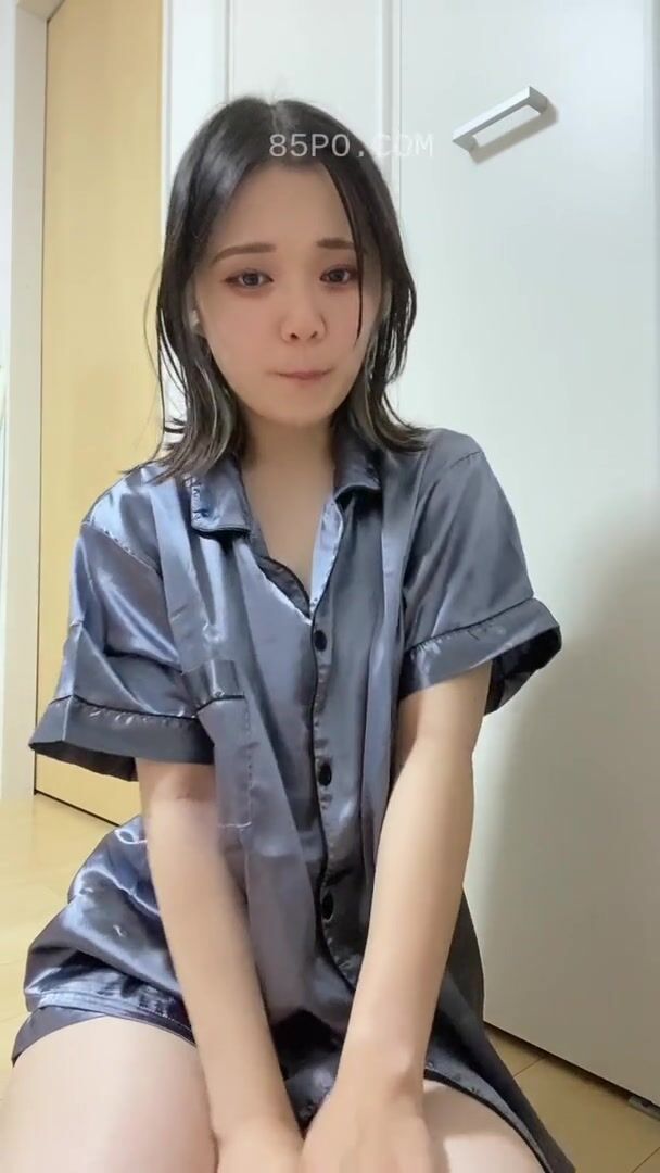 Thủ dâm nhẹ nhàng quyến rũ của cô gái nhật bản