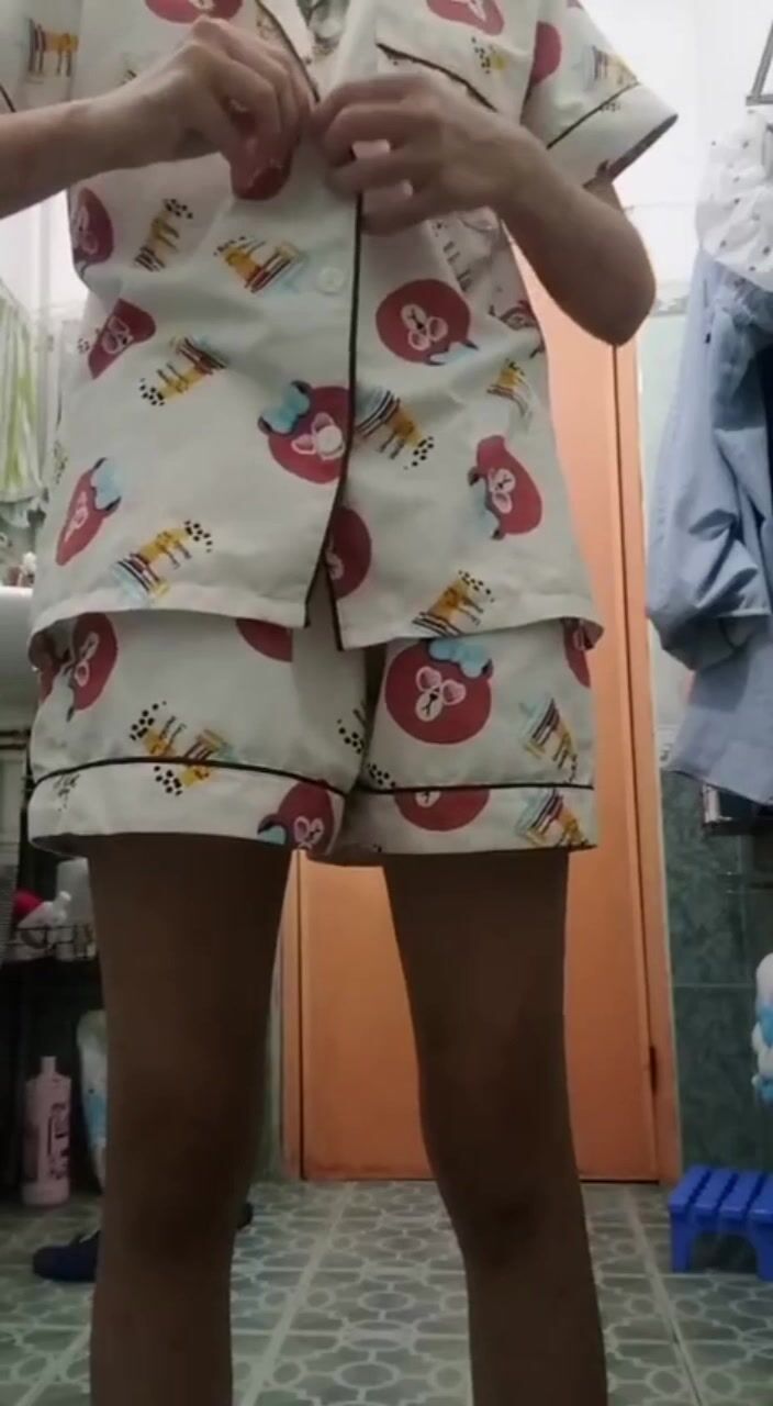Thùy Linh 2k4 teen mới lớn mà dâm quá, toàn gửi clip gợi tình cho người yêu