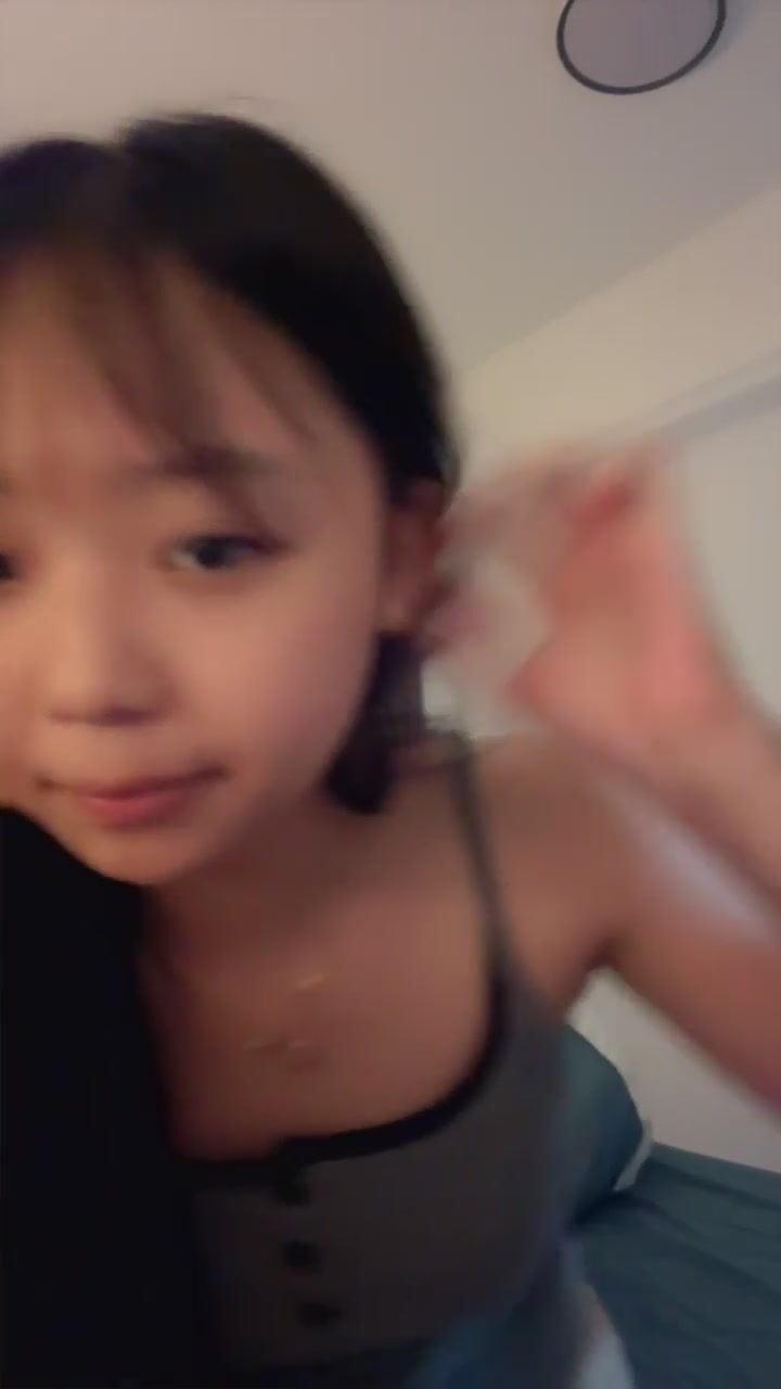 Các e mình dây tq mới lớn bị dụ vào thuê chung cư để tổ chức live địt tập thể kím tiền #2