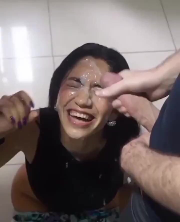 Gái xinh dâm thích được bắn tinh trùng đầy mặt dâm đãng