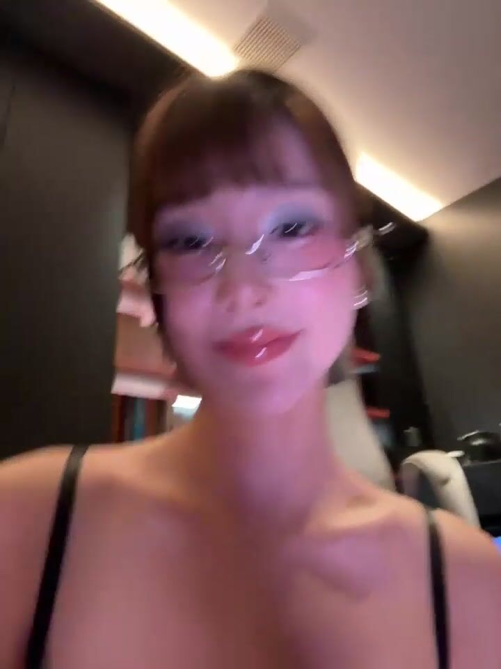 Phòng livetream show hàng móc lồn của dâm nữ tq vú tròn bím múp cực xinh #2