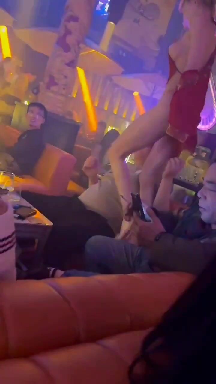 “Lồn ngoài cỡ này thì lồn vợ ở nhà mới là hàng đểu thôi 🙄🙄”