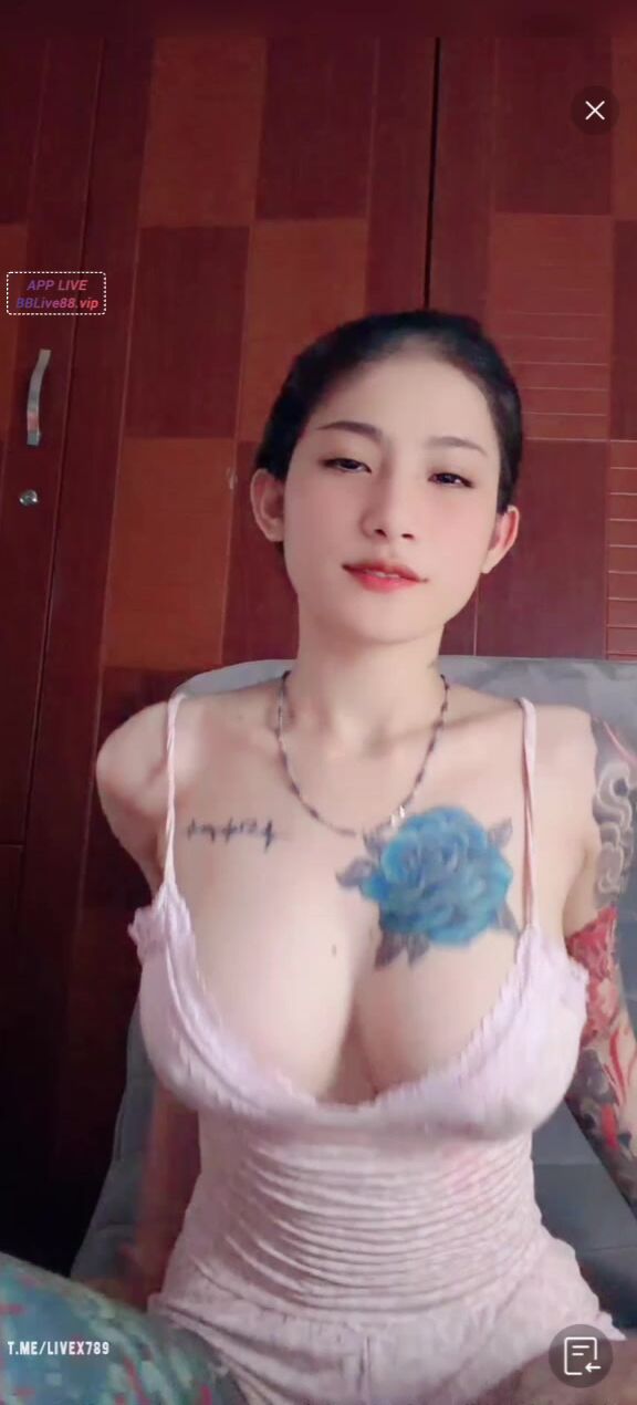 Phòng live của e idol tiktok Huỳnh Bảo Trân vú bự từng lộ link show hàng xoa bím #3