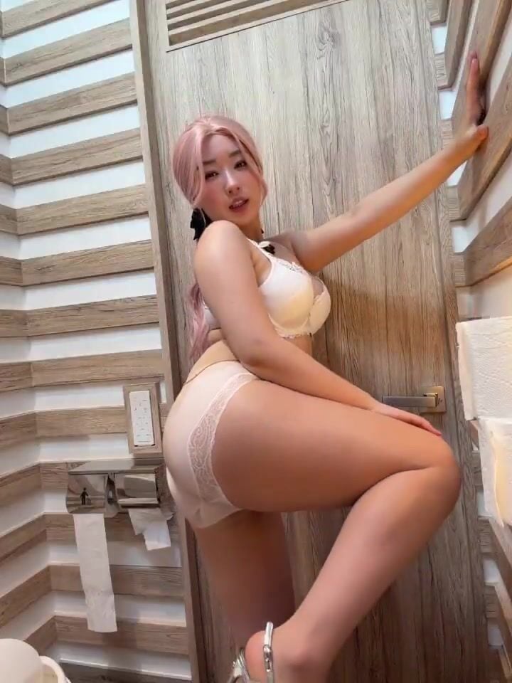 14 phút, Chuppy Múp Rụp Vú bự, Sinh viên Public ở WC Thủ dâm Live sex rên rỉ