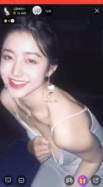Teen mình dây livestream vạch bướm thủ dâm