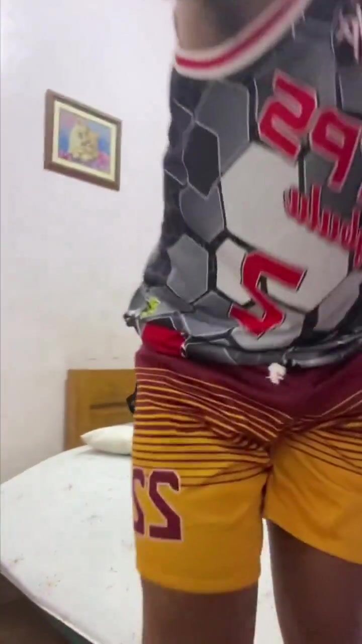Thằng em họ 2k3 liều lĩnh rũ chị gái 2k3 đụ nhau đóng phim sex tại nhà.