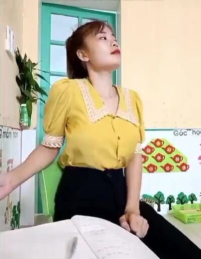 “Hạnh Giáo viên mầm non để máy rung trong lồn mà vẫn đi làm được nứng Vl”