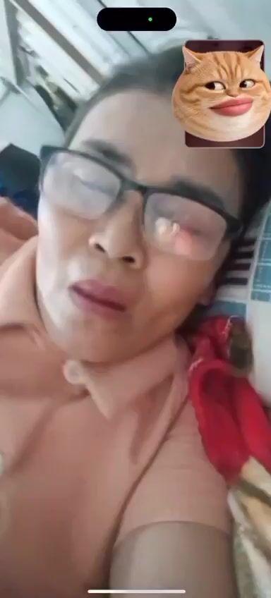 BÀ CÔ 60 THÈM CHÁT SEX MỖI ĐÊM